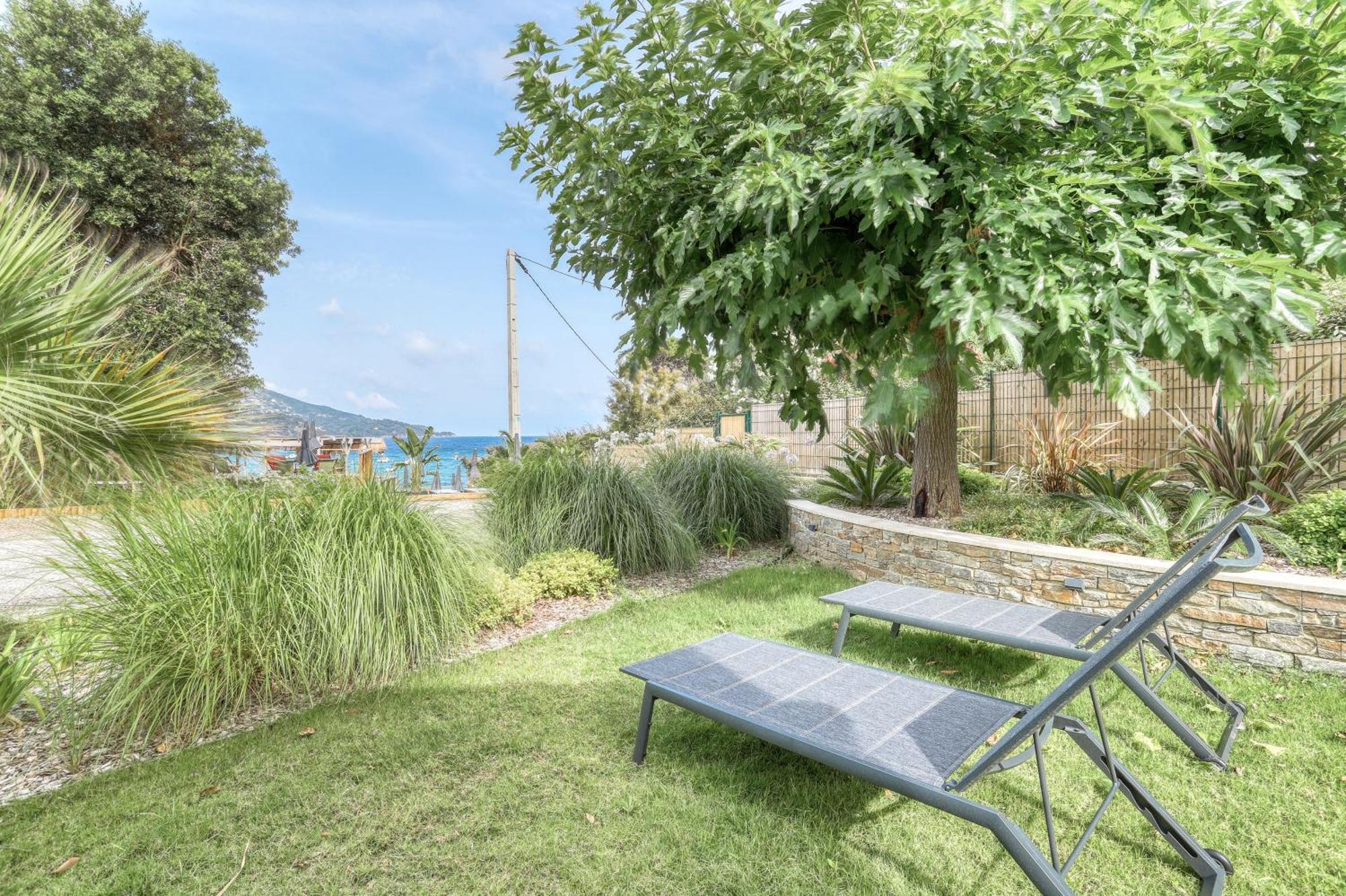 Akwabay - Les Villas Du Cap Le Lavandou Exterior photo